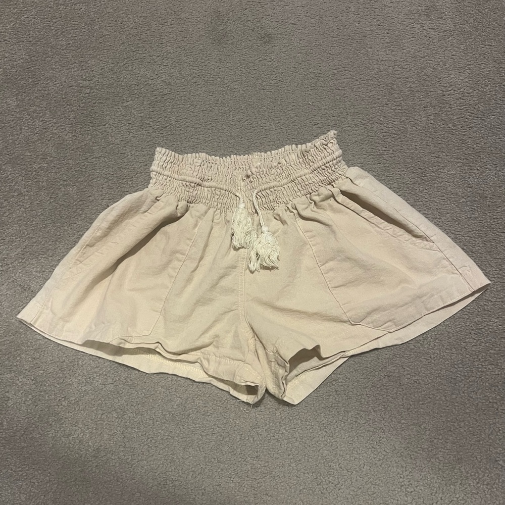 Women's Cream Shorts